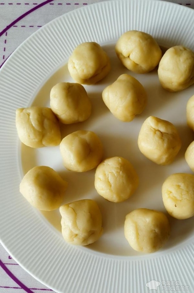 Рецепт: Печенье "Ромашка" - формовка изделия делает чудеса даже с обычным тестом