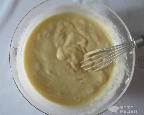 Рецепт: Пирог на кефире - с манкой и смородиновым вареньем