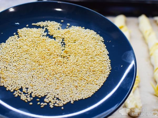 Рецепт: Сырные палочки с кунжутом - Мои затяжные жгутики!