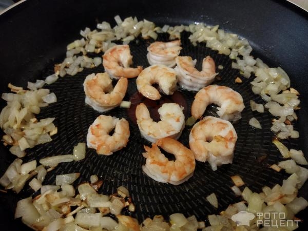 Рецепт: Тушеные кабачки - с креветками, на сковороде по-простому