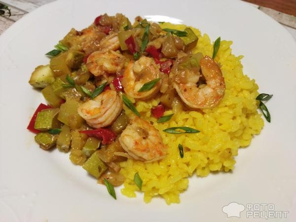 Рецепт: Тушеные кабачки - с креветками, на сковороде по-простому