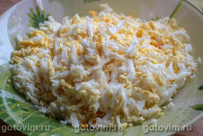 Пирог из лаваша с начинкой из сыра, зелени и вареных яиц