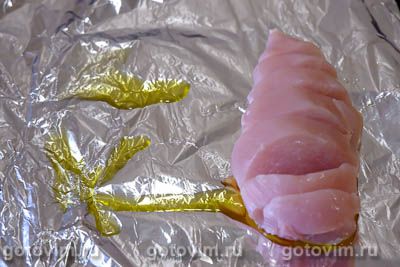 Запеченное куриное филе с сыром и помидорами