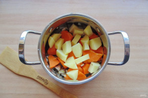 Тыквенный суп-пюре с шампиньонами Тыквенный суп-пюре с шампиньонами