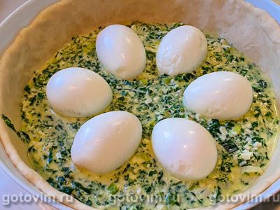 Пасхальный пирог с яйцами и зеленью