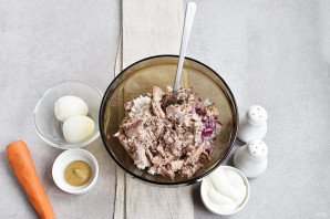 Салат из сайры консервированной Салат из сайры консервированной