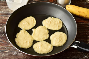 Банановые оладьи на ряженке