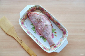 Морской окунь в сметане в духовке Морской окунь в сметане в духовке