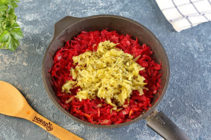 Борщ без капусты с солеными огурцами