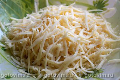 Пирог из лаваша с начинкой из сыра, зелени и вареных яиц