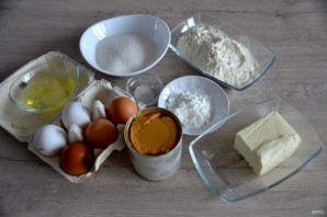 Бисквитный торт с вареной сгущенкой 