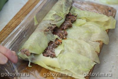 Рулет из капусты с мясом под хрустящей хлебной корочкой