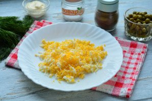 Слоеный салат из пекинской капусты Слоеный салат из пекинской капусты