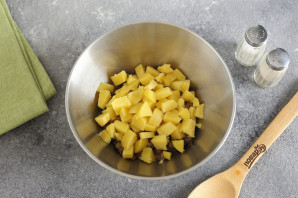 Салат с грибами и корнишонами Салат с грибами и корнишонами