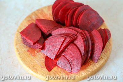 Свинина со свеклой и черносливом