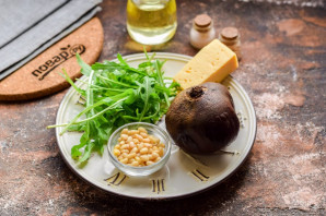 Салат из свеклы с кедровыми орешками