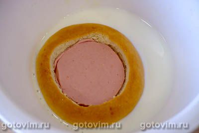 Фаршированные бублики с колбасой и сыром в духовке