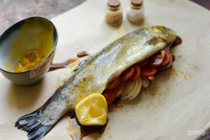 Форель в пергаменте в духовке