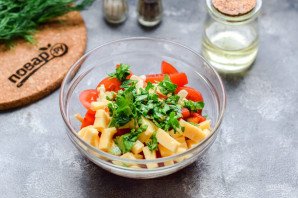 Салат из печеного болгарского перца с помидорами