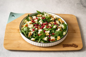 Салат с рукколой и гранатом