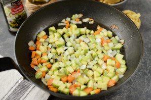 Лапша в устричном соусе