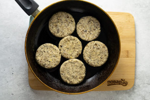 Котлеты из нута с грибами