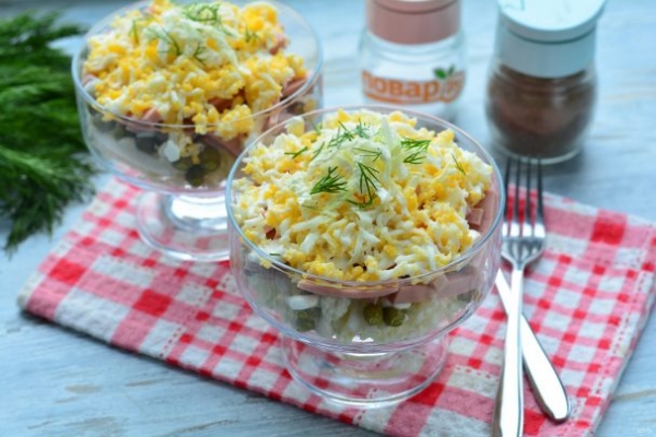 Слоеный салат из пекинской капусты Слоеный салат из пекинской капусты