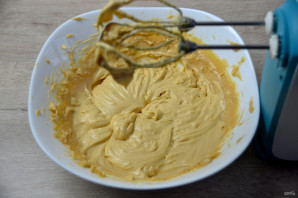 Бисквитный торт с вареной сгущенкой 