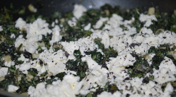 Пирог с крапивой и брынзой, пошаговый рецепт с фото