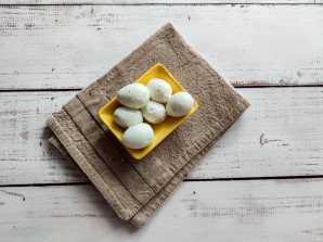 Котлеты с перепелиным яйцом внутри