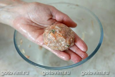 Запеканка из тертой картошки с мясными фрикадельками 