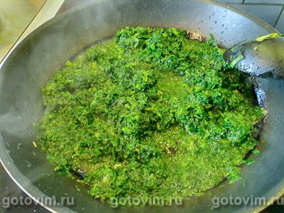 Пасхальный пирог с яйцами и зеленью