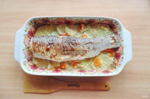 Белый амур в духовке с картошкой Белый амур в духовке с картошкой