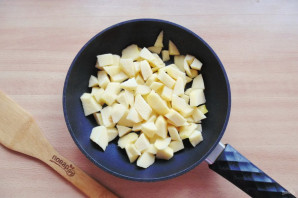 Яблочный пирог с белковым кремом