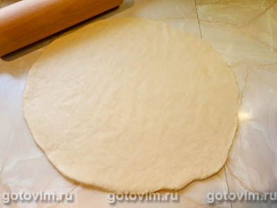 Пасхальный пирог с яйцами и зеленью