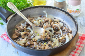 Мясные рулетики в томатном соусе