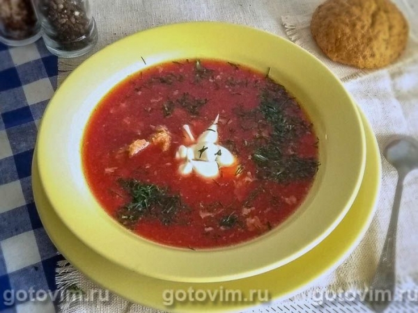 Суп-крем на бульоне из свиных косточек со свеклой Суп-крем на бульоне из свиных косточек со свеклой