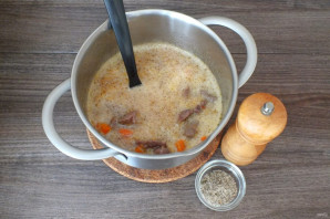 Тушеная говядина в пиве с черносливом