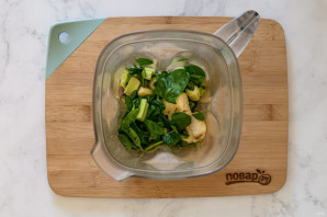 Смузи с грейпфрутом и сельдереем