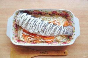 Белый амур в духовке с картошкой Белый амур в духовке с картошкой