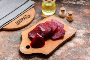 Салат из свеклы с кедровыми орешками