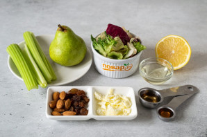 Салат с сельдереем и грушей Салат с сельдереем и грушей