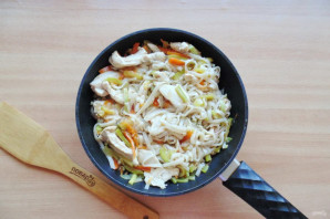 Жареная лапша по-китайски