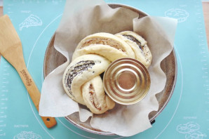 Орехово-маковый рулет