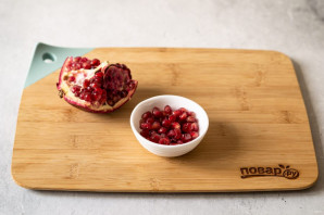 Салат с рукколой и гранатом