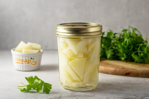 Маринованная кольраби Маринованная кольраби