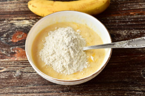 Банановые оладьи на ряженке