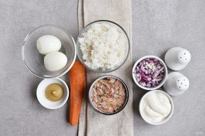 Салат из сайры консервированной Салат из сайры консервированной