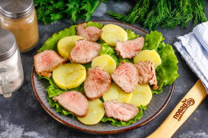 Салат с ростбифом