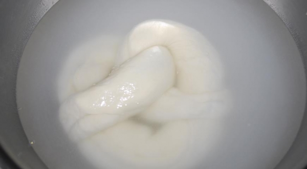 Мягкие брецели, фаршированные шоколадно-маковым тестом, пошаговый рецепт с фото